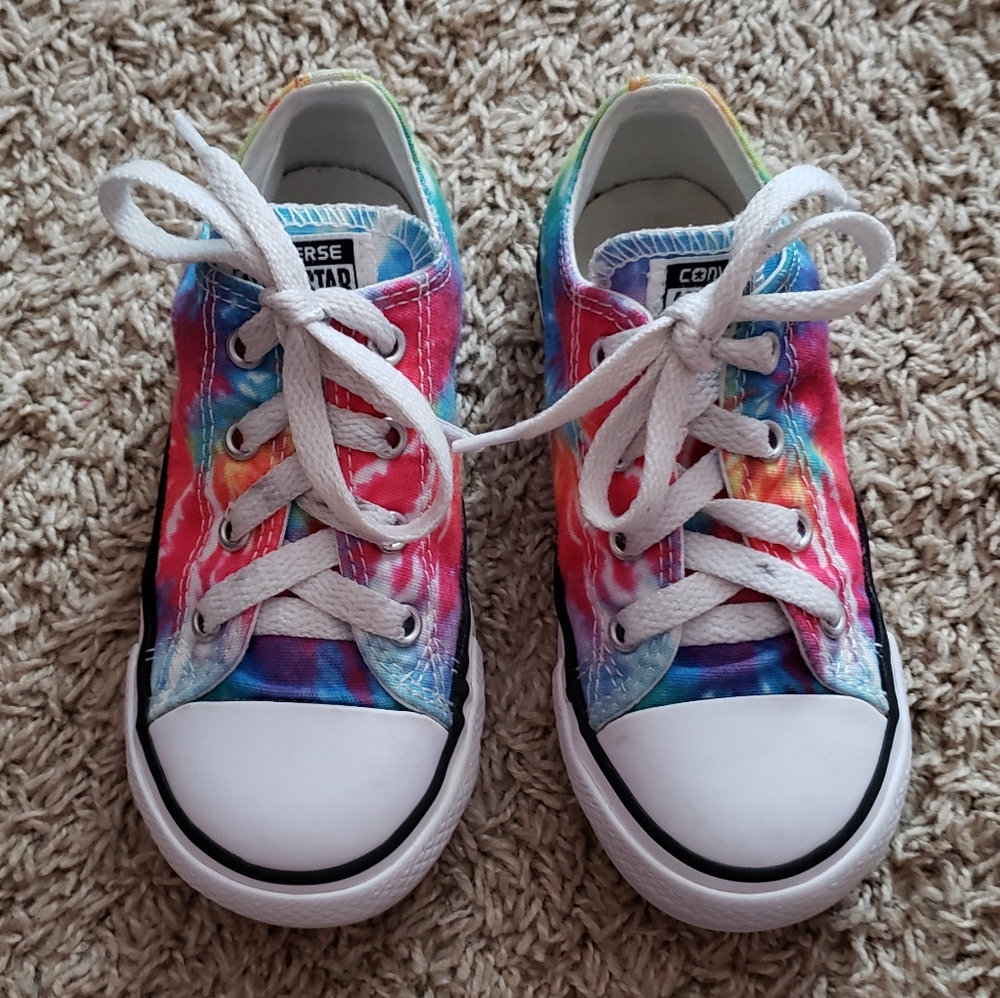 Tiedye converse